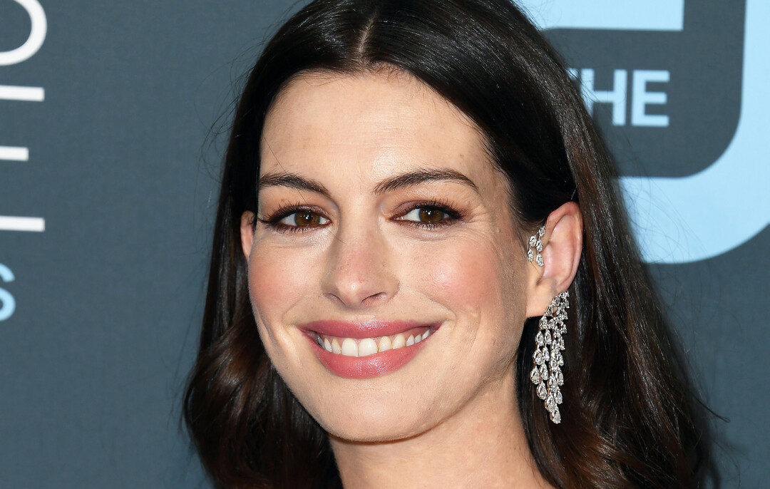 Anne Hathaway (7).jpg