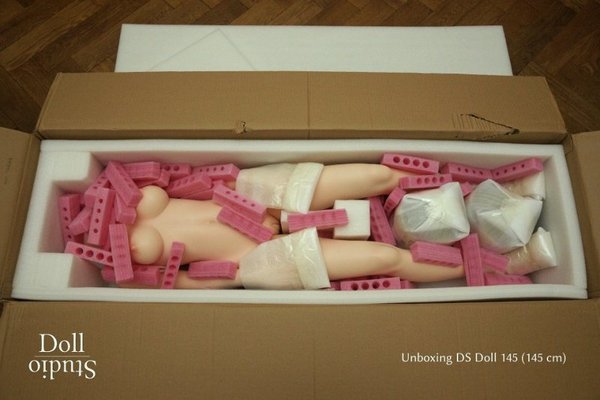 Unboxing DS Doll 145