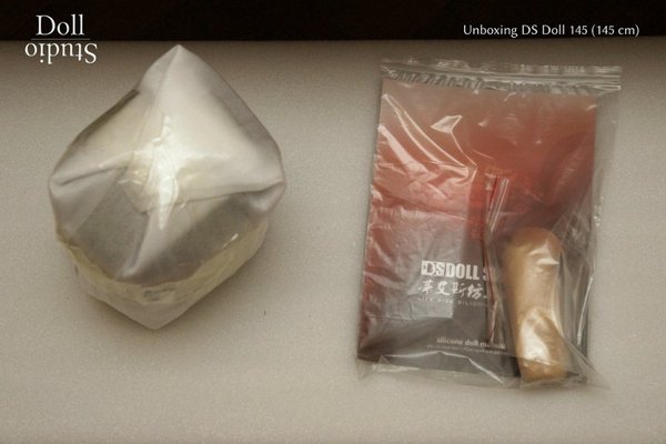 Unboxing DS Doll 145