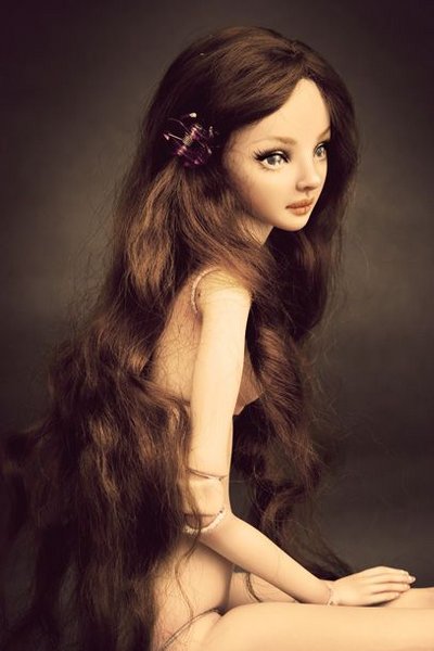 Exquisite, fully articulated dolls, some with gorgeous costumes and accessories. Marina Bychkova mak.jpg