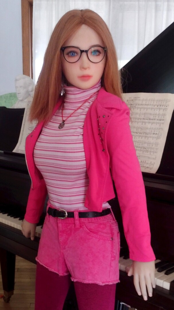 Hanna in the Pink 04.jpg