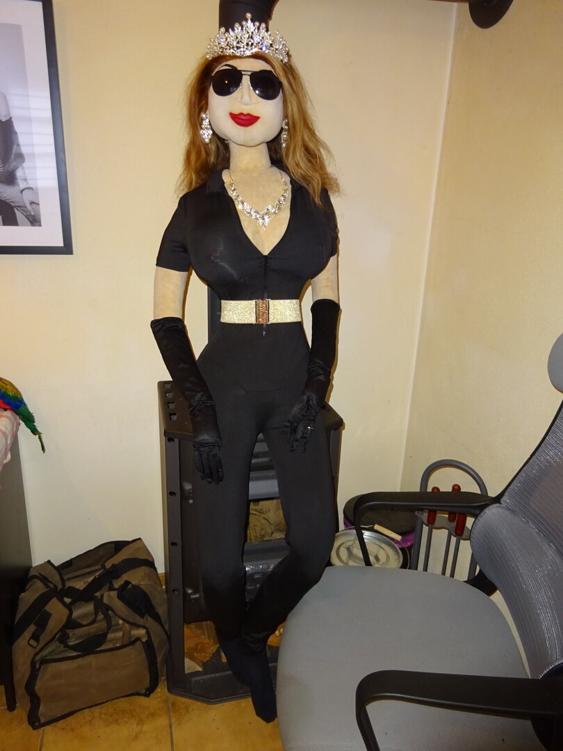 Anette_Black_JumpSuit_05.jpg