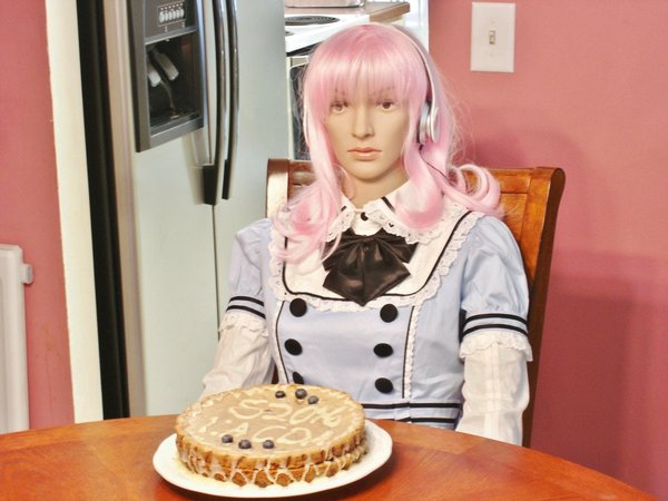 serving cake 1.JPG