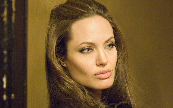 Angelina-Jolie-Wanted-angelina-jolie-31763127-1440-900.jpg