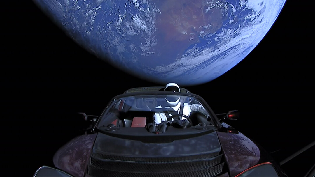 Elon_Musk's_Tesla_Roadster_(40110297852).jpeg