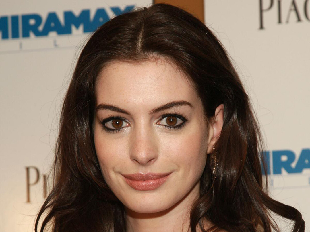 Anne Hathaway (11).jpg