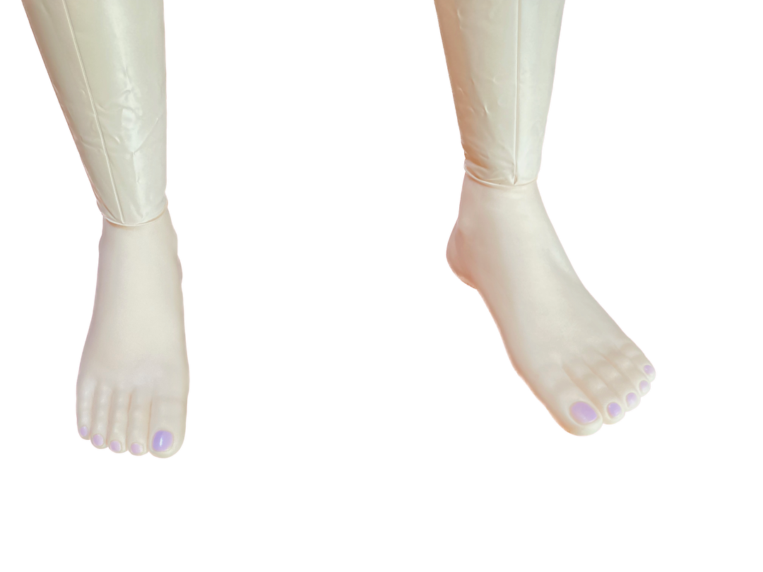 12-Leticia_PVC_doll_inflate_FEET 1 .png