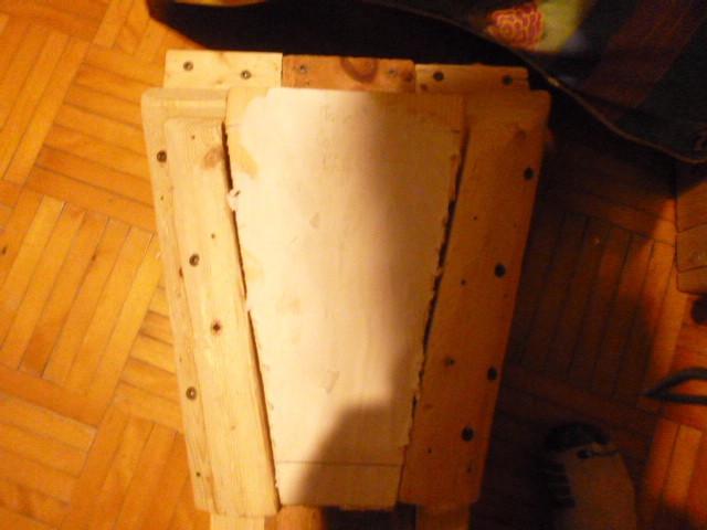 Torso board. i put metal corners there and screwed it in place, 2 on top, 2 in the bottom