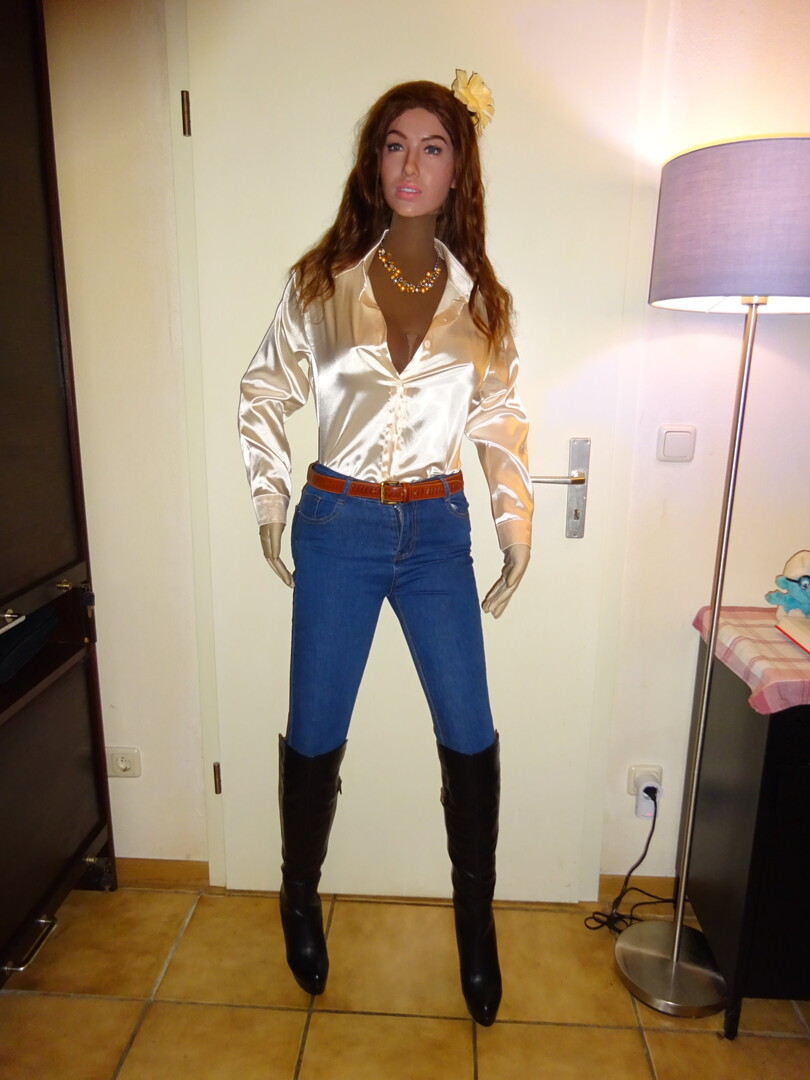 Maria_Jeans_Satin_Blouse_01.jpg