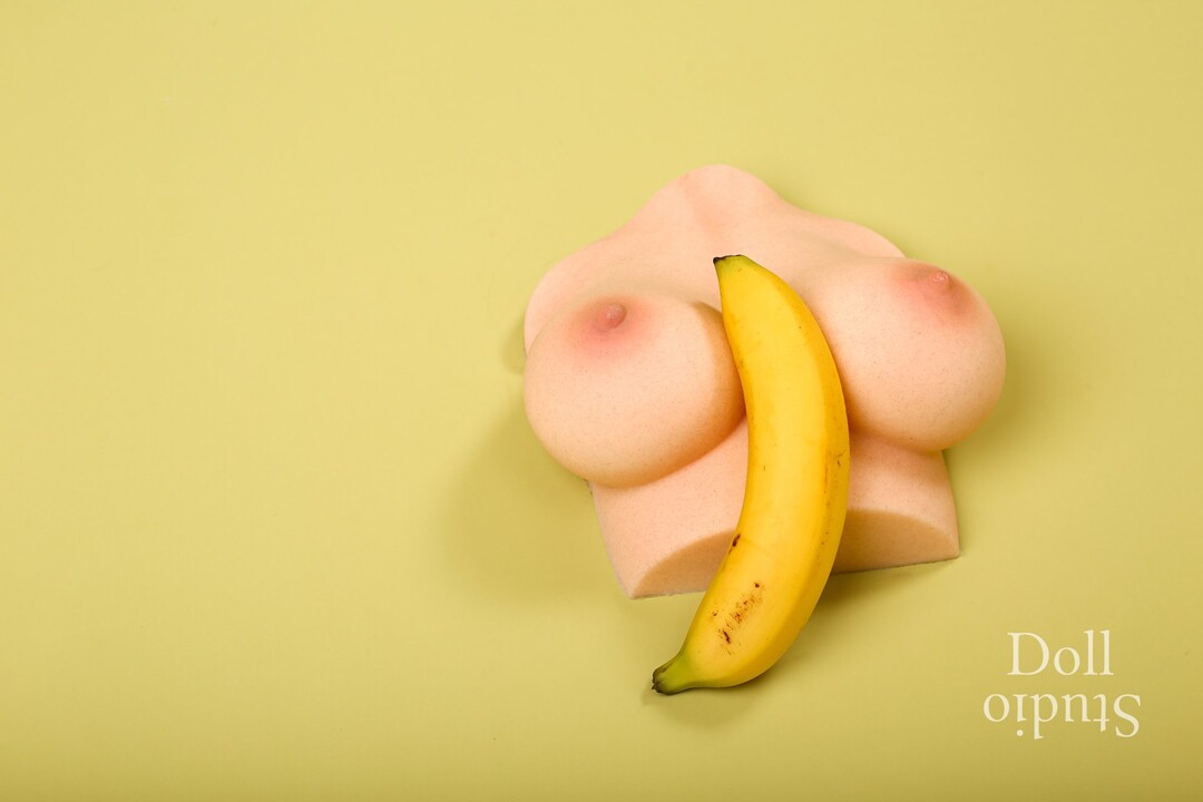 climax-doll-breasts-b53-yellow-09.jpg