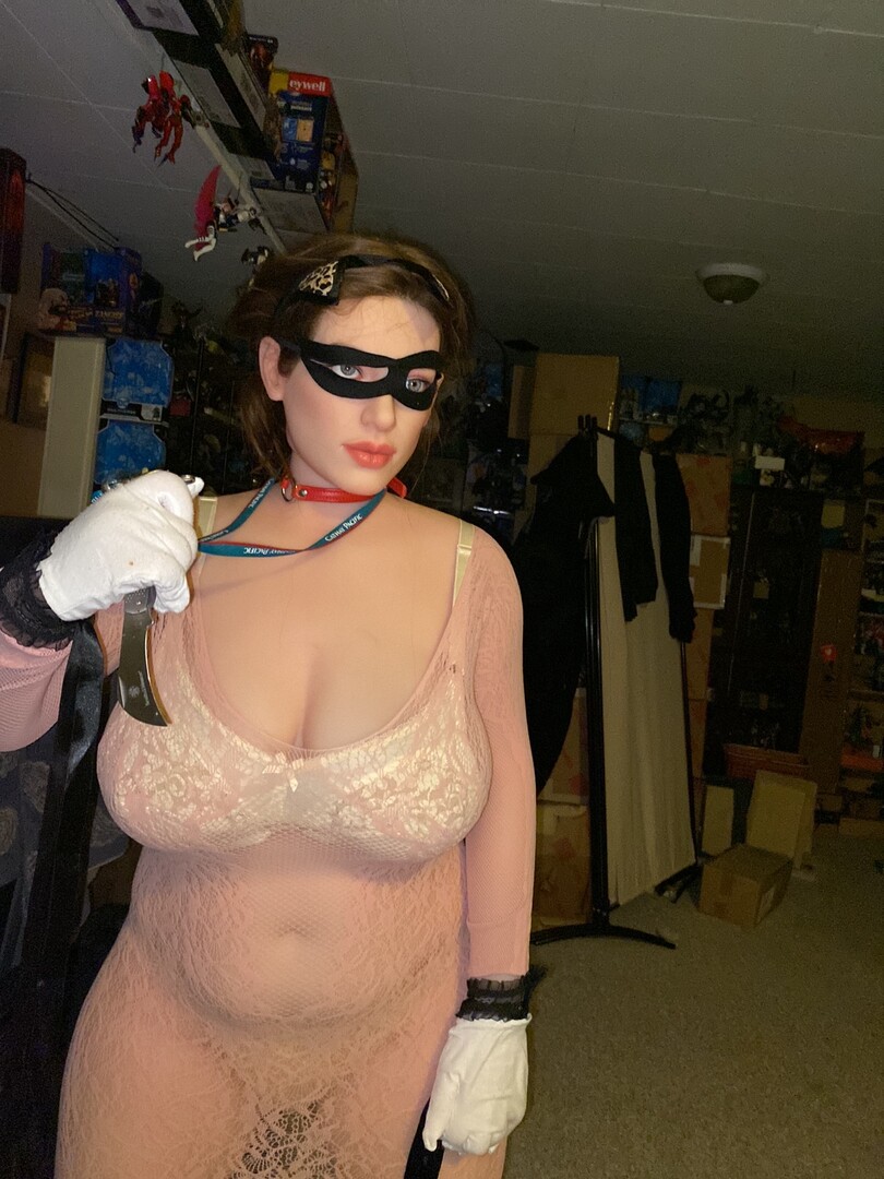 cat burglar in pink lace.JPG