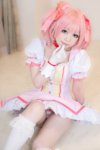 madoka_kaname_cosplay__17_by_shiizuku-d5v8wka.jpg