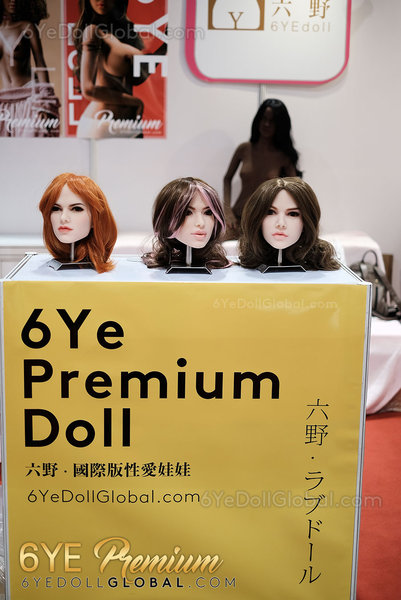 6Ye doll global premium Asia Adult Expo 2017-32-counter.jpg