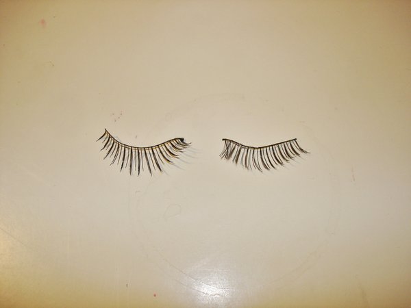 2608 eyelashes.JPG