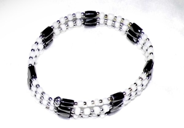 IGMagneticJewelry 004.JPG