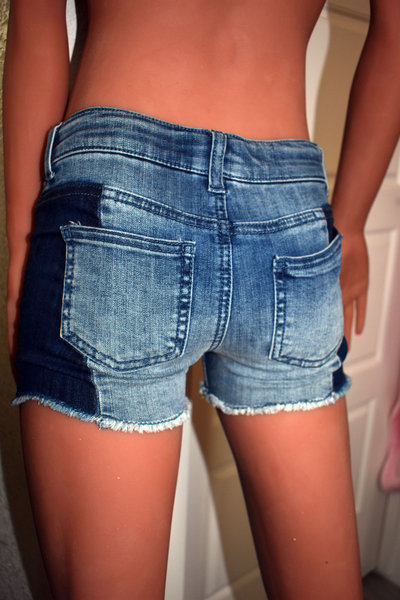 wm168a_4-5jeanshorts_rear.jpg