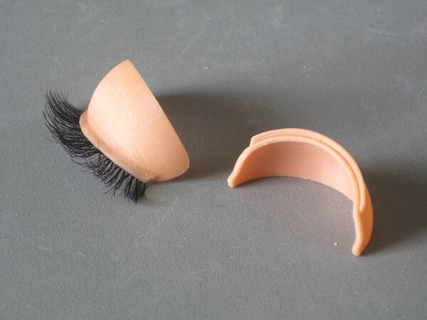 Kiss &quot;Flirty&quot; lashes shown