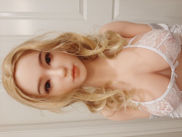 blonde wavy wig