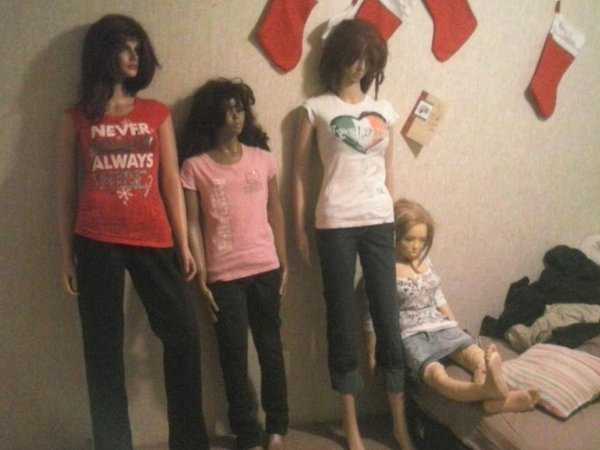 Frohe Weihnachten von Ashleigh, Jessica, Emily und Daphne!