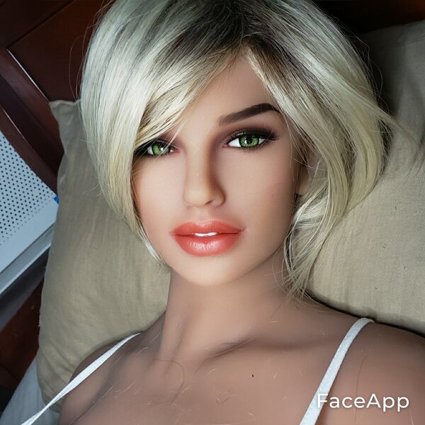 FaceApp_1605352988243.jpg